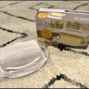 Butterie Flip-Top Butter Dish with Spreader Knife New White Kitchen Tool